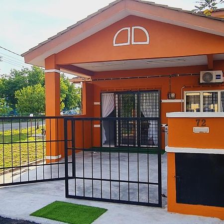 Villa Anjung Klia House 72 With Neflix Banting  Esterno foto