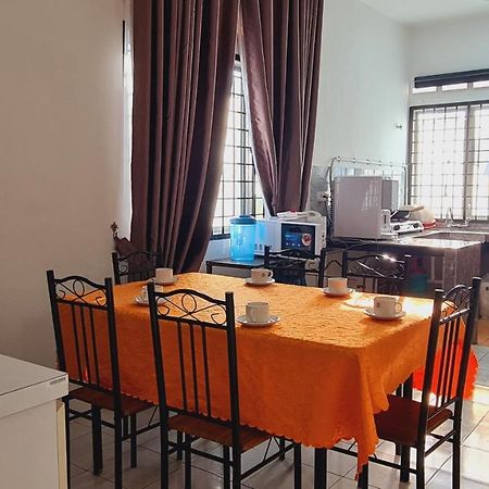 Villa Anjung Klia House 72 With Neflix Banting  Esterno foto